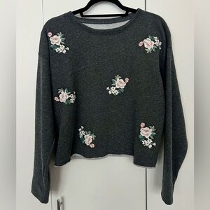 Abercrombie & Fitch Floral Embroidered Cropped Gray Sweater